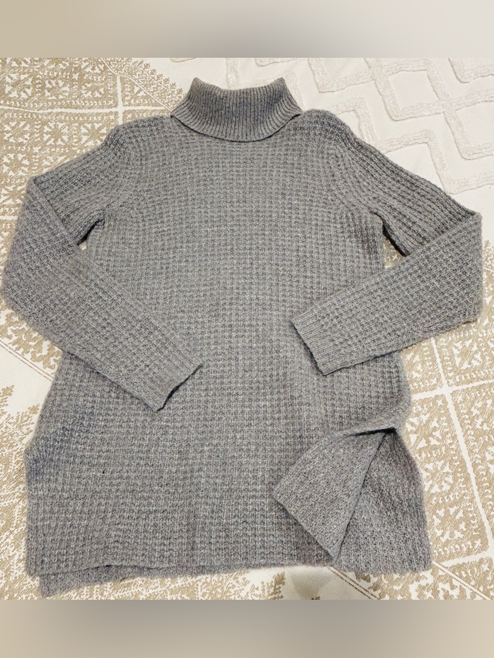 Saks Fitth Avenue 100% Cashmere Grey Waffle Knit Turtleneck Tunic Sweater size M